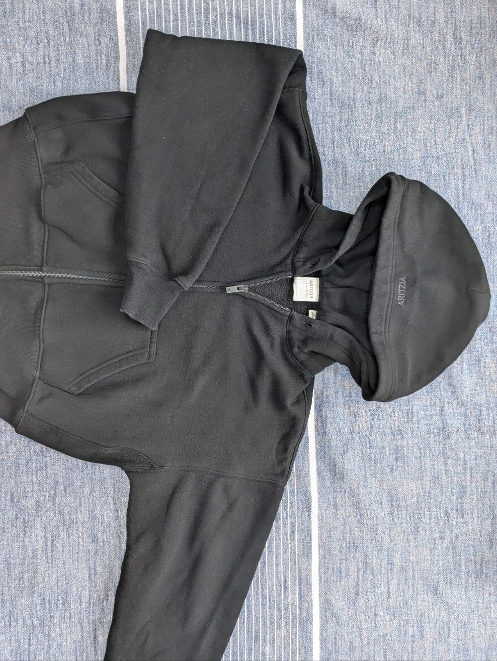 Aritzia Cozy Sweatfleece Black Boxy Zip Hoodie - Picture 3 of 8